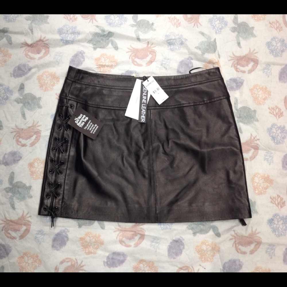 NEW WITH TAGS EXPRESS 100% LEATHER MINI SKIRT - Picture 7 of 8